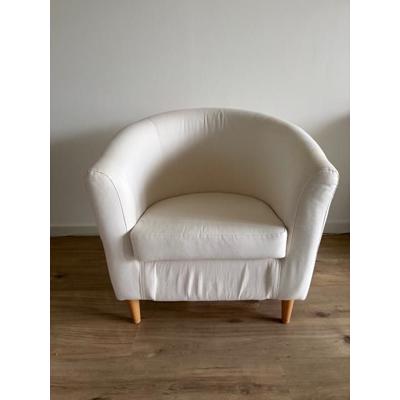 Cremekleurige fauteuil