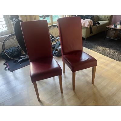 2 eetkamerstoelen