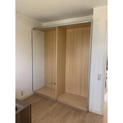 Kast met schuifdeuren 