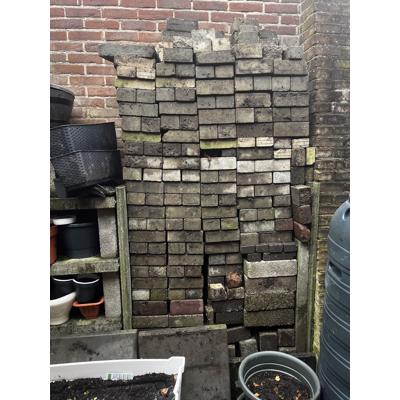 Grijze bakstenen – gratis af te halen (Oosterbeek)