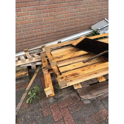 Pallets / brandhout