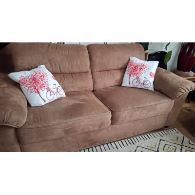 2 en 2.1/2 zits bank in goede staat. 