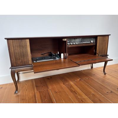 Radiomeubel van Philips met platenspeler