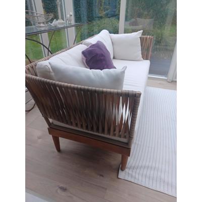 Een leuk 2 zits bankje.