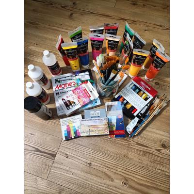 Hobbyverf en kwasten