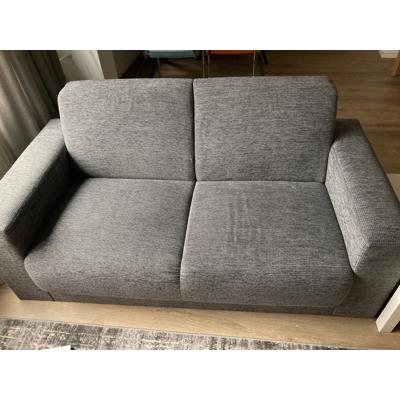 Bank redelijk nieuw, 2 zitter