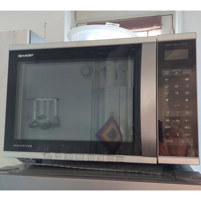 Combi over/magnetron 