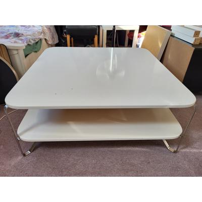 Vierkante IKEA salontafel