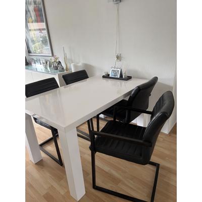 Eethoek (wiite tafel en 4 stoelen)
