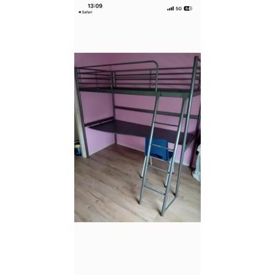 Hoogslaper met bureau 