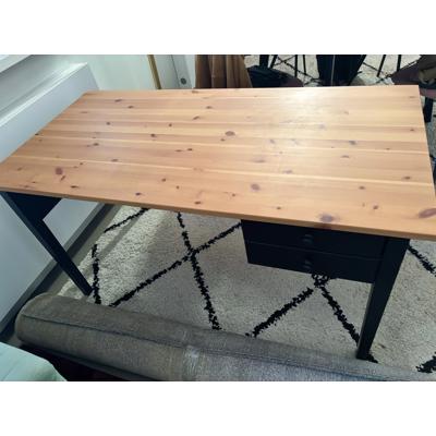 Bureau met laden 140x70cm goede staat