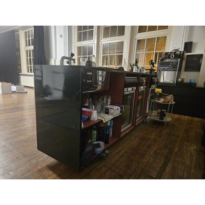 Horeca bar - wat ouder, volledig en bruikbaar