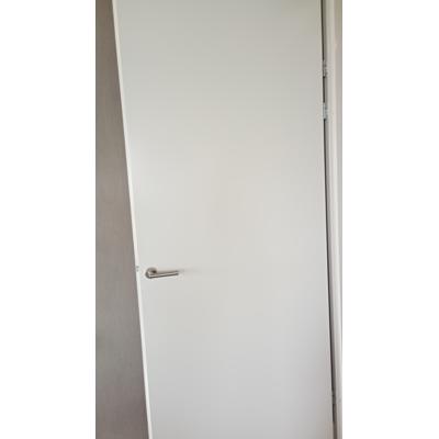 Witte binnen opdekdeur 