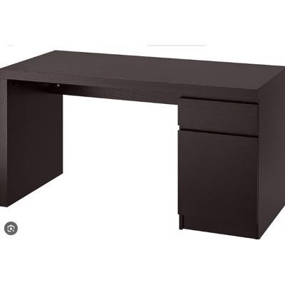 Bureau Ikea Malm zwart 140x65 cm kastje en lade
