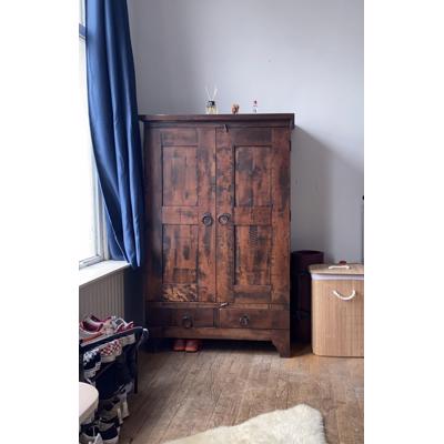 Teakhouten kast (150x98x57)