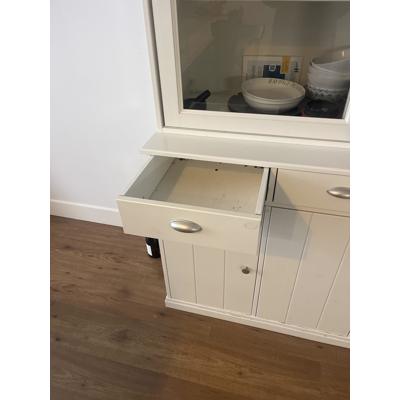 Tweedelige vitrinekast
