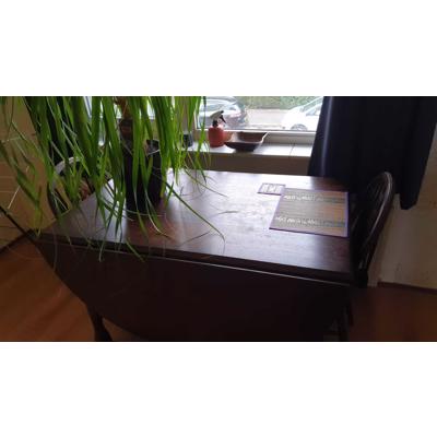 Eettafel met 5 stoelen