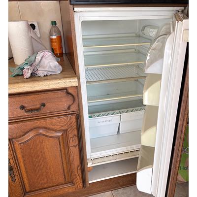 Keuken: keukenkasten, bovenkasten en wasbak + kraan