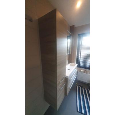 Badkamerkast, wastafel en spieglekastje