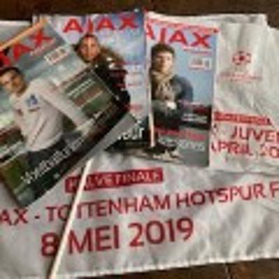 Ajax Magazines en Ajax vlaggetjes