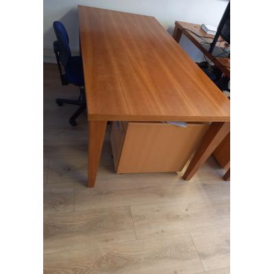 tafel of bureau kersenhout