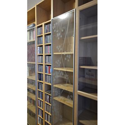 Mooie grote kast met prachtige deurtjes 