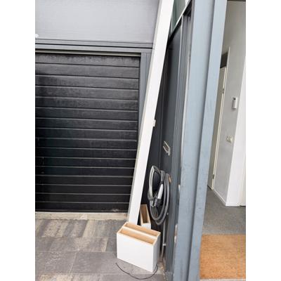 Witte lage kast/plank van 2,80 lang en 40cm hoog en diep