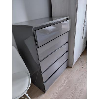 Taupe ladenkast