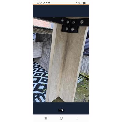 Zo goed als nieuwe eettafel