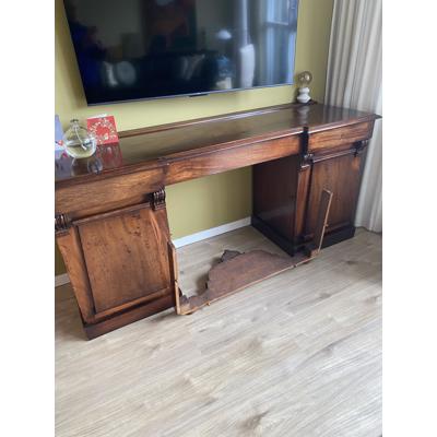 Aangeboden dressoir en linnenkast