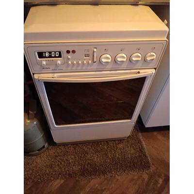 Gasfornuis met electrische oven.