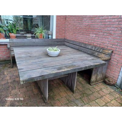 Tuintafel met banken