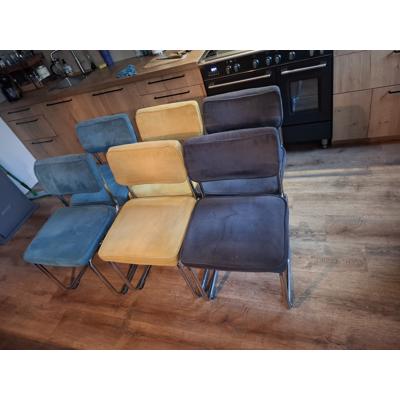 Gratis 6 eetkamer stoelen