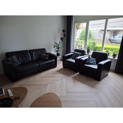 Prima bankstel met stoelen