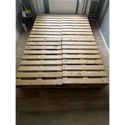 8 pallets van 70x100cm