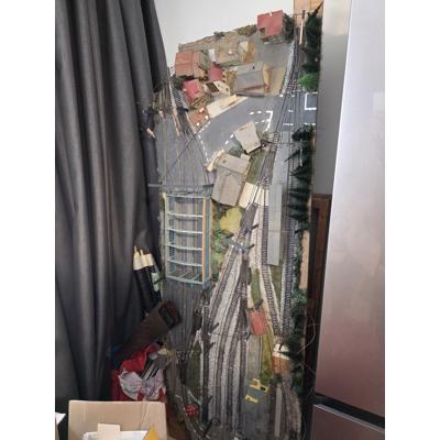 Treinbaan met steunen