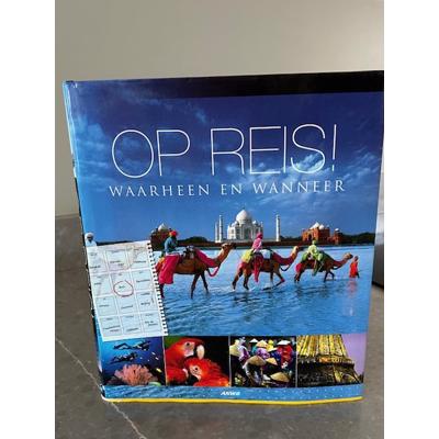 Vele boeken in goede staat om af te halen om ruimte in boekenkast te krijgen