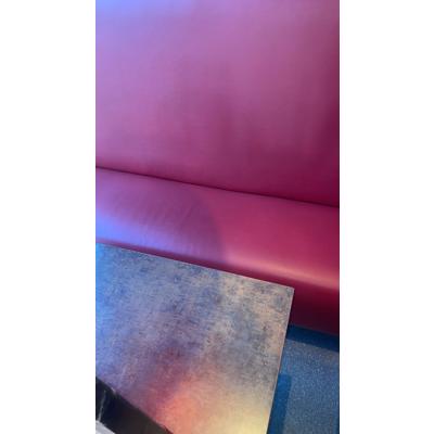 Heeft aandacht nodig goede en minder goede stoelen en banken