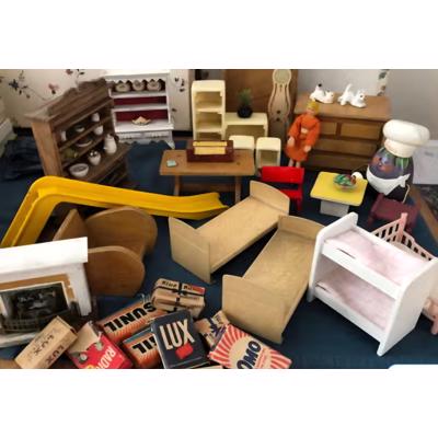 Gezocht gratis poppenhuis meubels, accesoires.