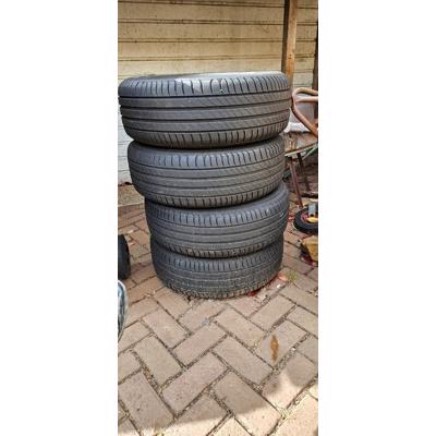 Autobanden op velgen Opel Astra