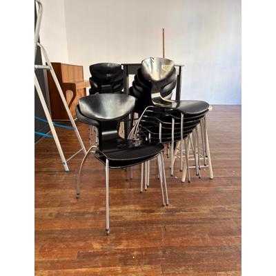 Stoelen uit theaterstudio ca. 30