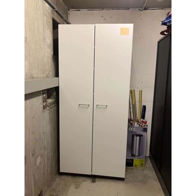 Mooie witte kast 85 br 180 h en 55cm diep 