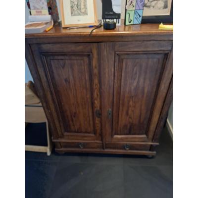Oude houten kast