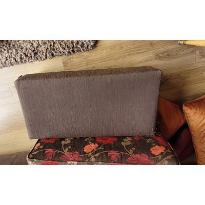 Poef en bankstel en fauteuil