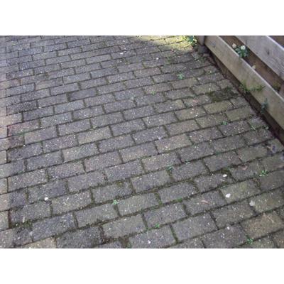 12m² straatklinkers.