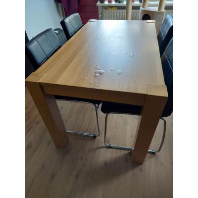Eettafel en 4 stoelen (mag ook apart) 
