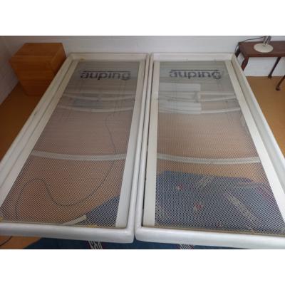 2 aupingbedden met verstelbare bodem