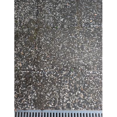 Grindtegels 50x50cm - uit de grond gehaald