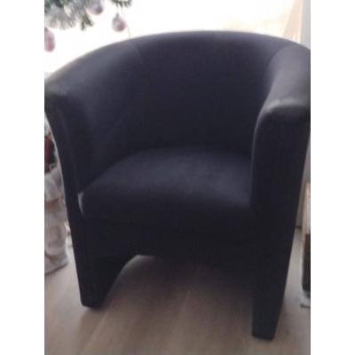 Zwarte kuipstoel 
