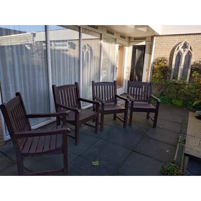 Robuuste houten tuinstoelen: 4 stuks